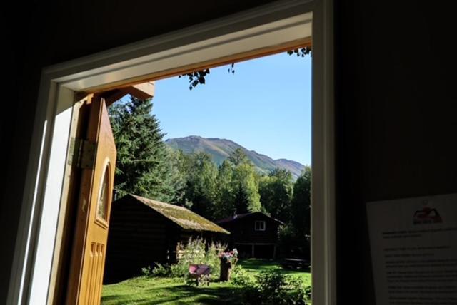 Hope Alaska'S Bear Creek Lodge Exterior photo